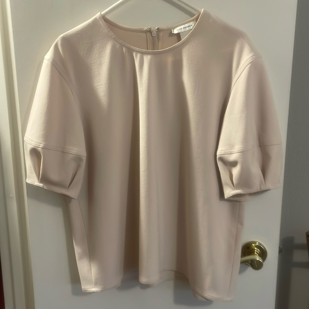 Club Monaco size large top in cream
